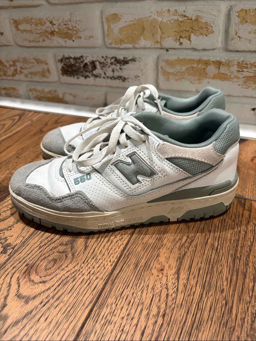 New Balance Women's White, tan and Light Green 550 Sneakers